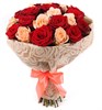 Букет 25 роз, красно-кремовый микс - фото 8002